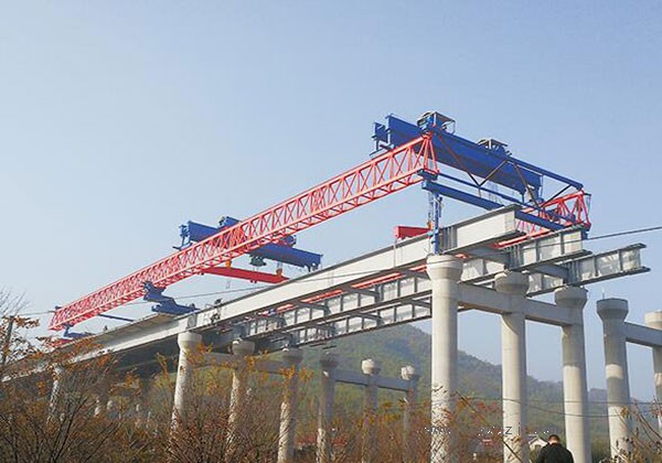 100t架橋機(jī)租賃廠家：專業(yè)設(shè)備，**服務(wù)